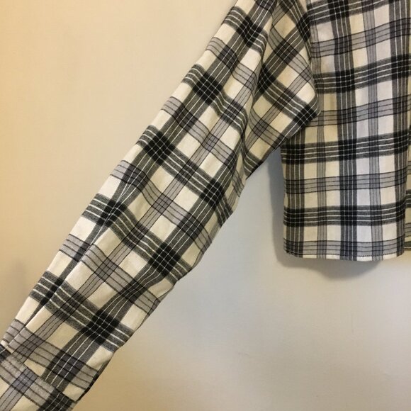 Streetwear Society Boxy Cropped Plaid Button Down Shirt - Picture 7 of 16